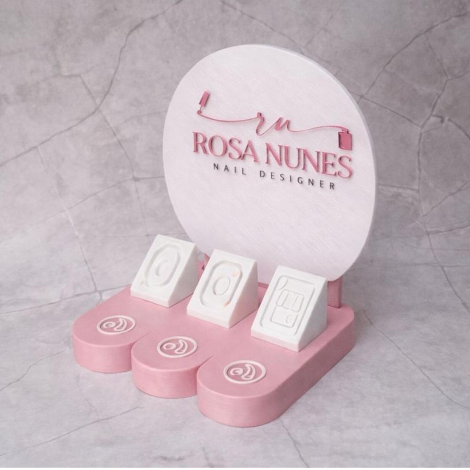 Soporte NFC para negocios con tres botones digitales para redes sociales